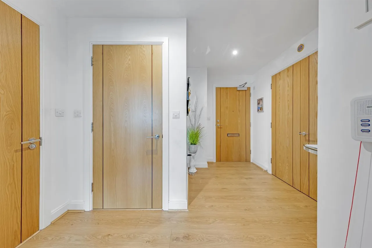 Ockford Road, Godalming, GU7, photo 10