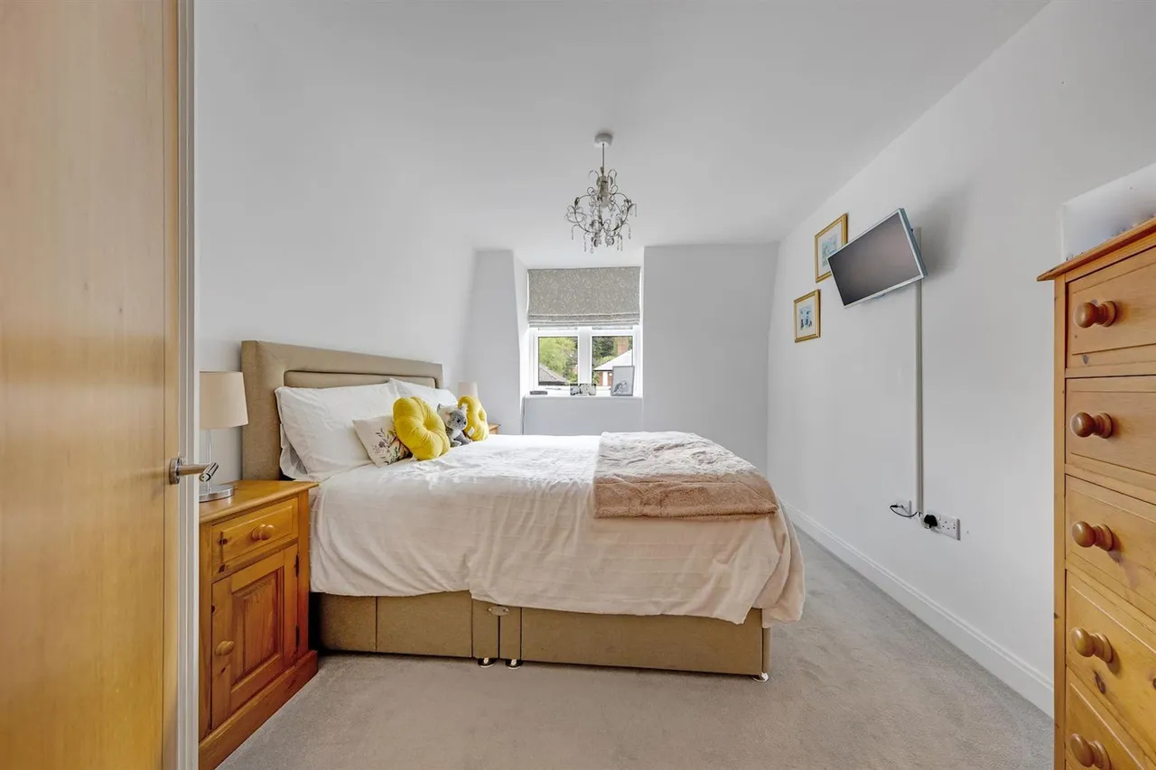 Ockford Road, Godalming, GU7, photo 3