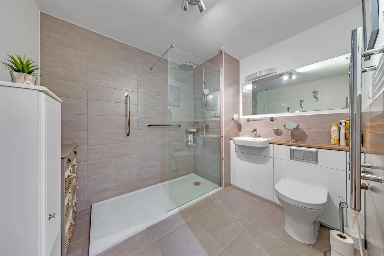 Ockford Road, Godalming, GU7, photo 6