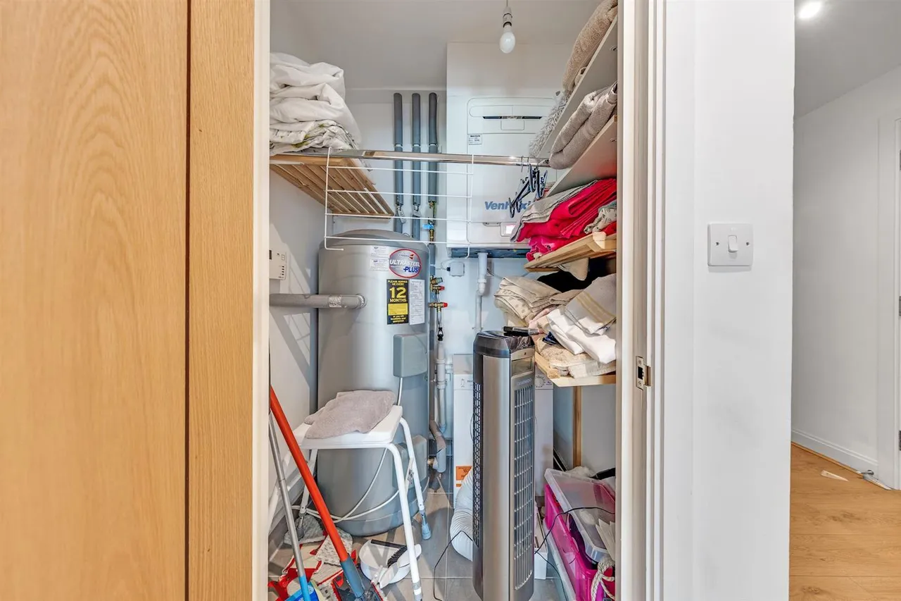 Ockford Road, Godalming, GU7, photo 5