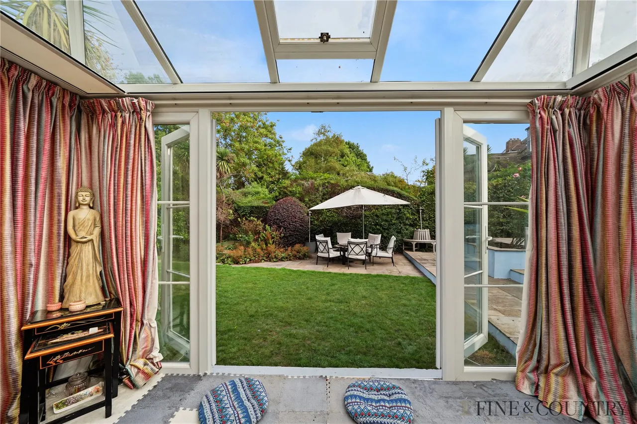 Blenheim Gardens, London, photo 26