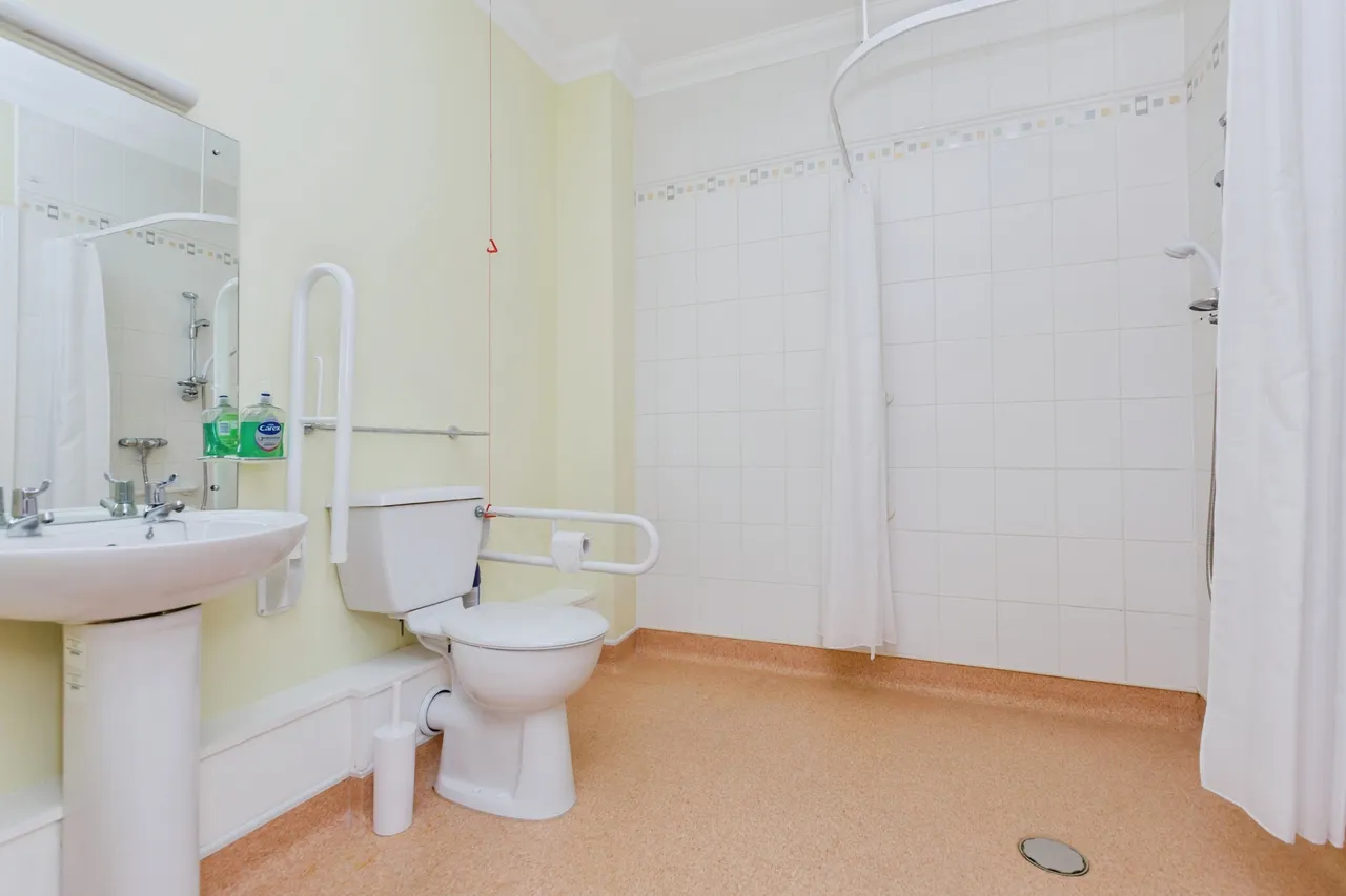 1 Danbury Place, Leicester, photo 8