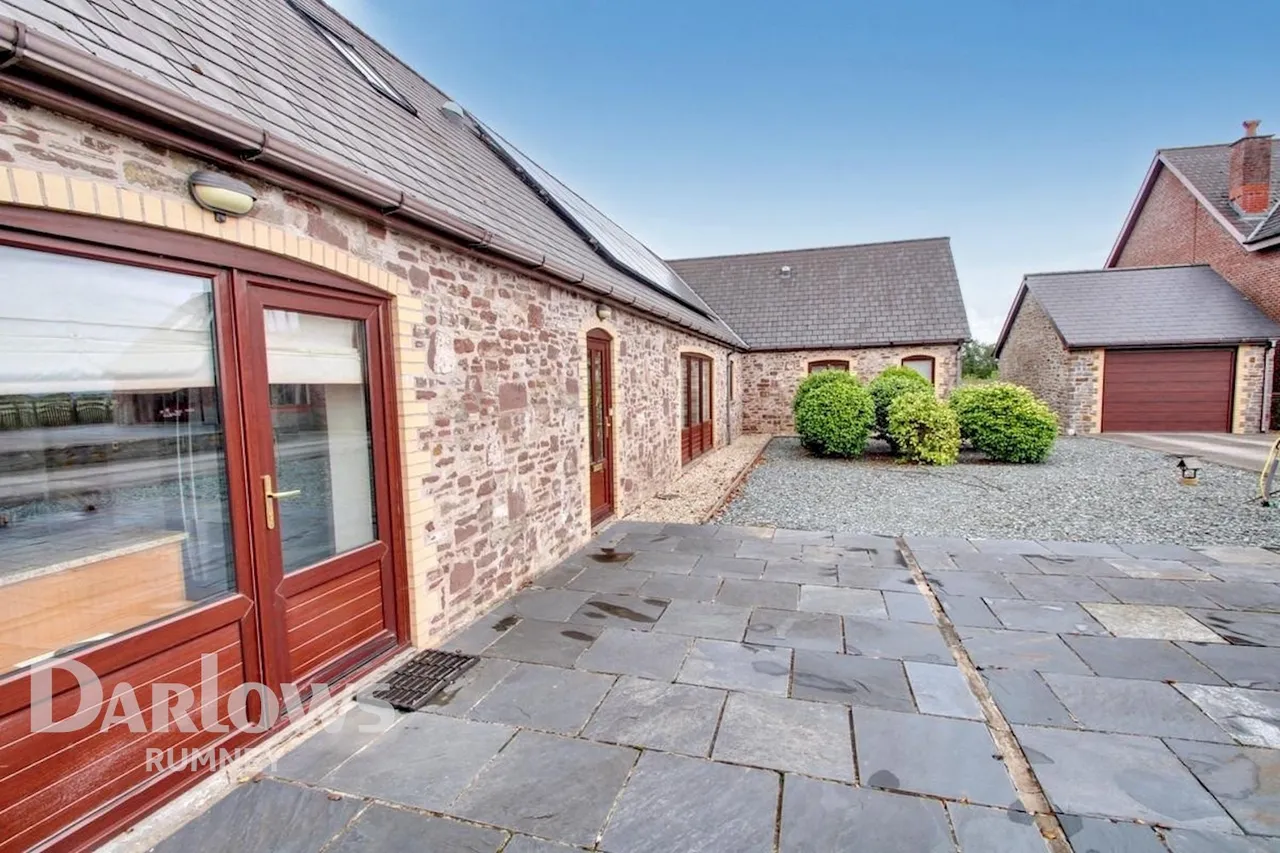 Walk Farm Drive, Cardiff, photo 25