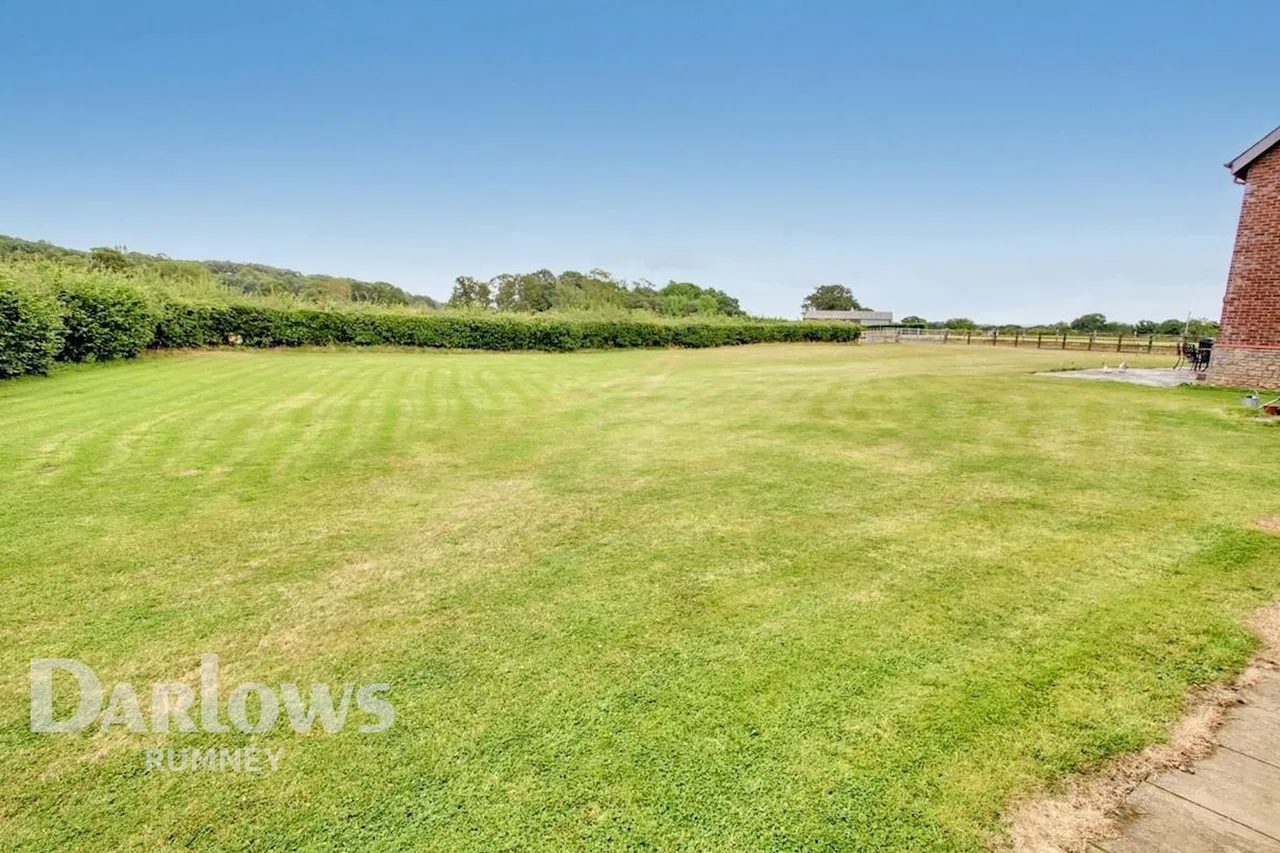 Walk Farm Drive, Cardiff, photo 28