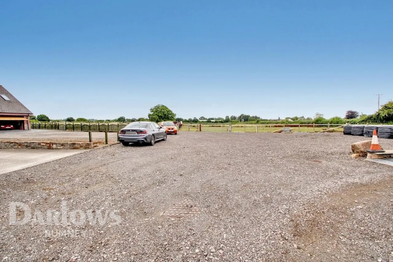 Walk Farm Drive, Cardiff, photo 31