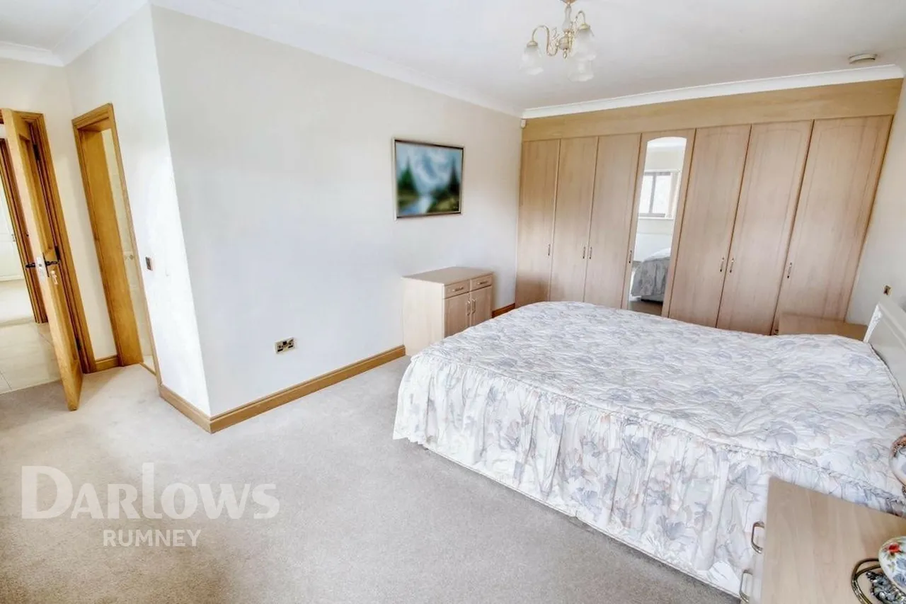 Walk Farm Drive, Cardiff, photo 19