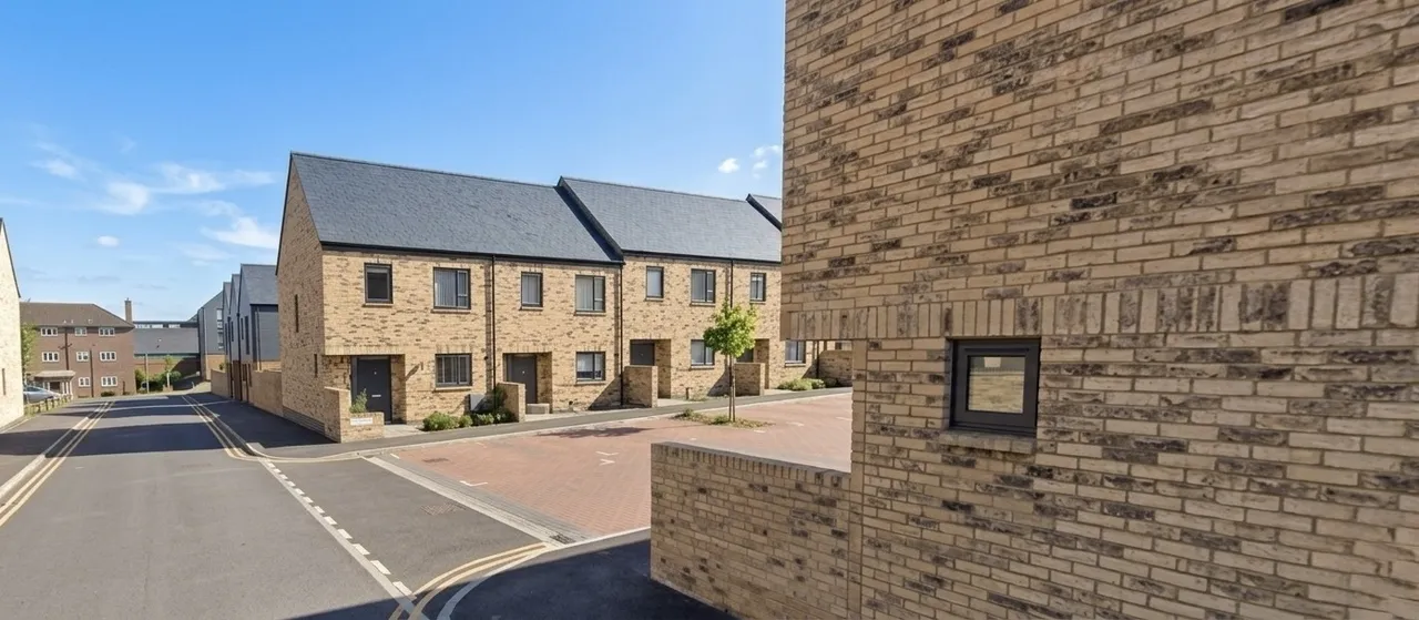 2 bed house to rent — Portland Drive, Merstham, REDHILL