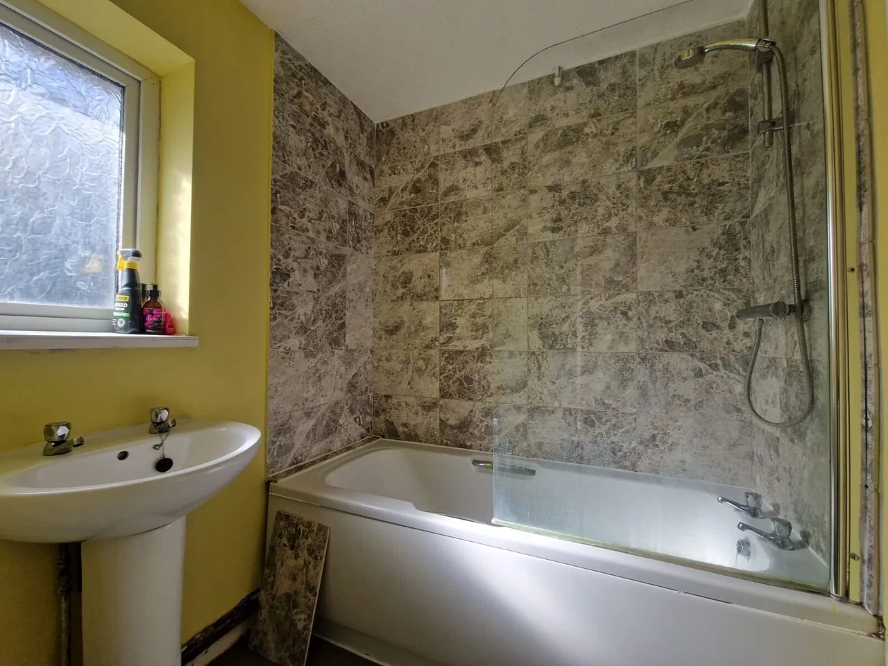 Ramsbury Avenue, Swindon, photo 7
