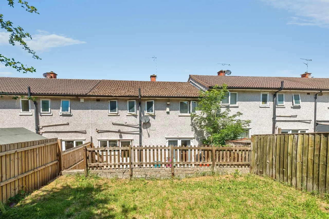 Ramsbury Avenue, Swindon, photo 8
