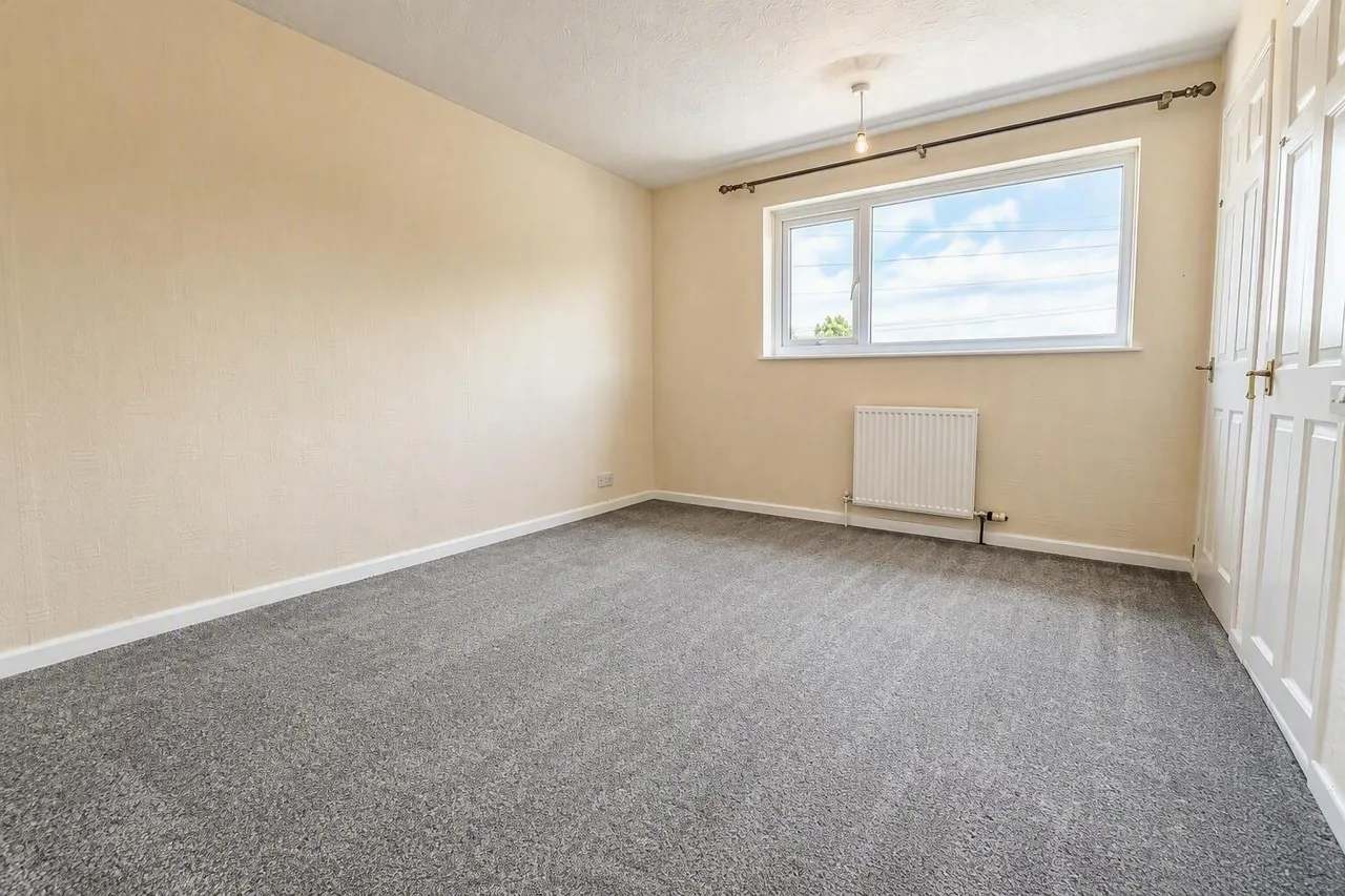 Ramsbury Avenue, Swindon, photo 4