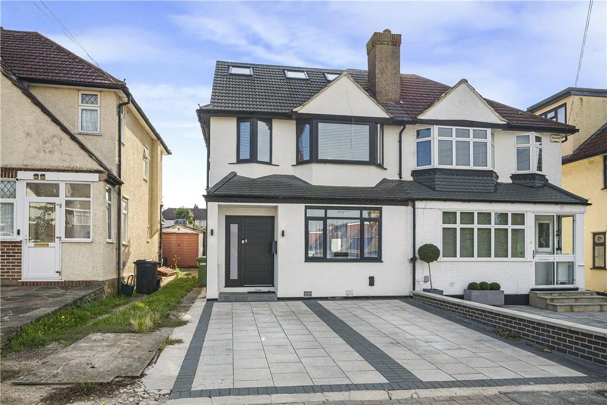 5 bed house for sale, Lodge Crescent, Orpington, BR6