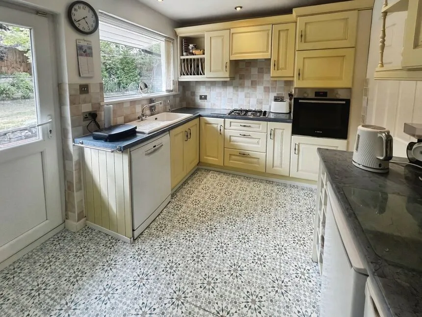 Newshaw Lane, Hadfield, Derbyshire, SK13, photo 8
