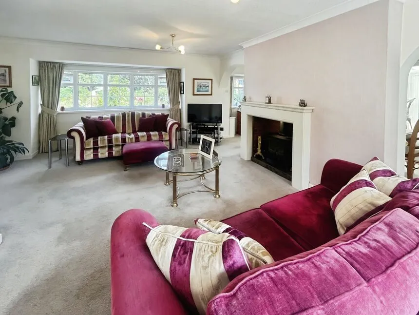 Newshaw Lane, Hadfield, Derbyshire, SK13, photo 4