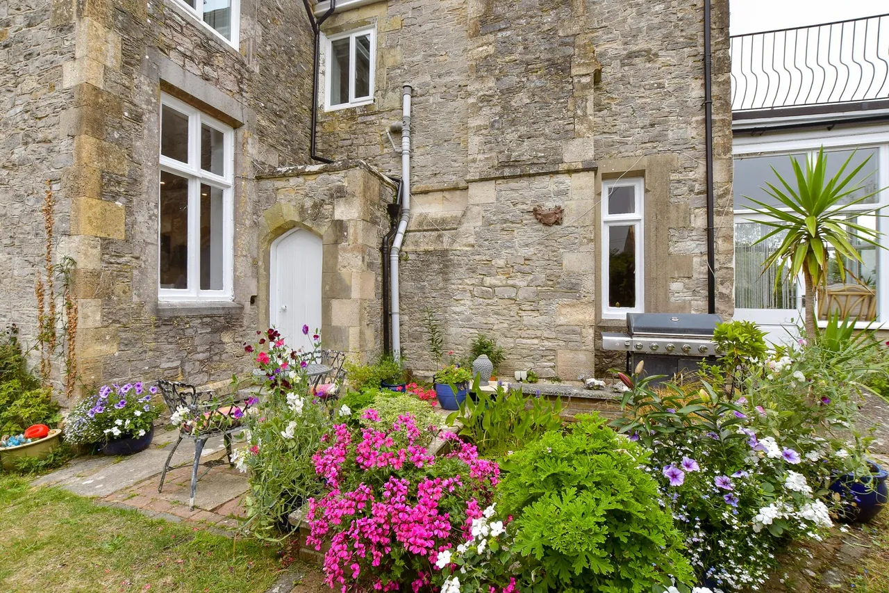 Brading, PO36, photo 10