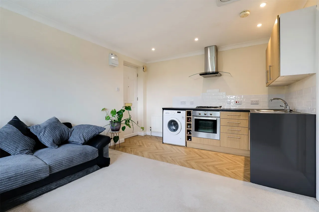 Teazlewood Park, Leatherhead, KT22, photo 5