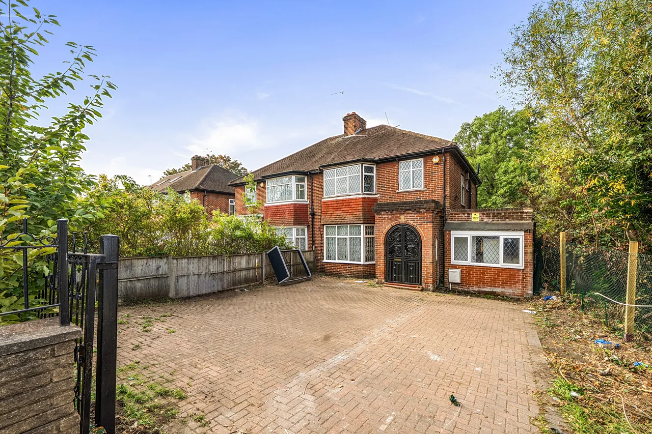 London, NW2, photo 8