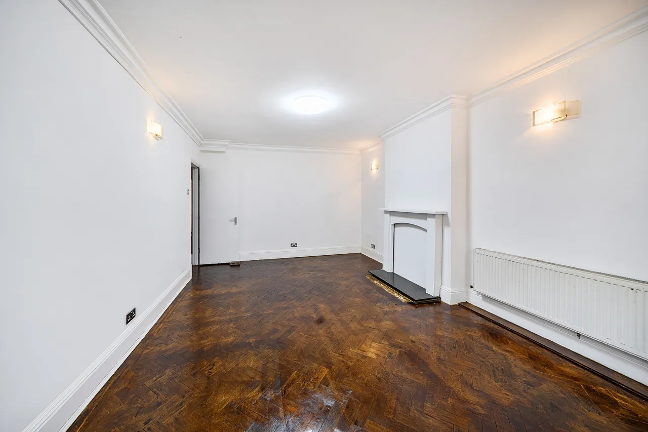 London, NW2, photo 10