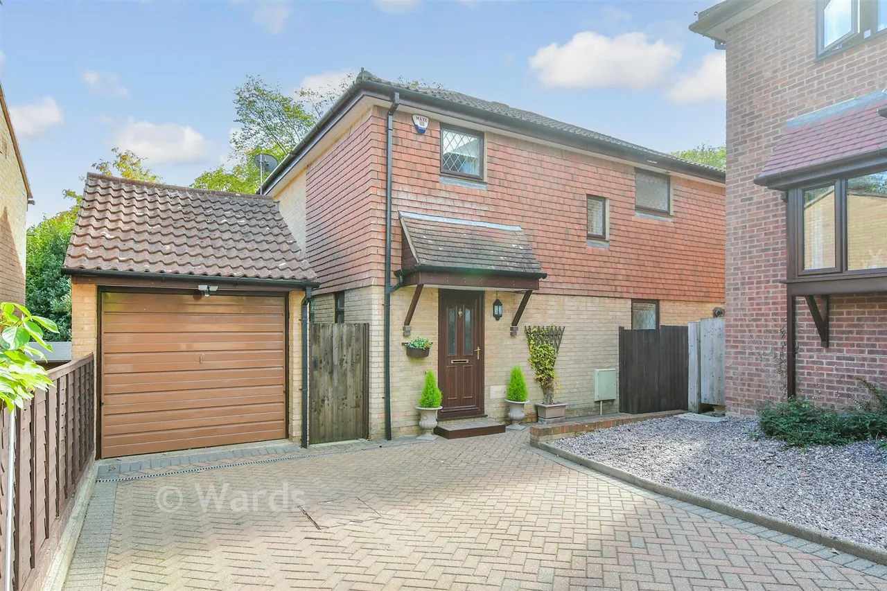 4 bed house for sale, The Covert, Chatham, ME5
