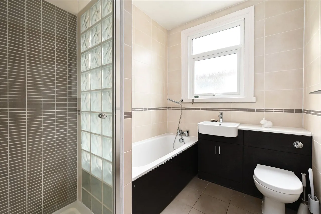 Thetford Road, Ashford, TW15, photo 11