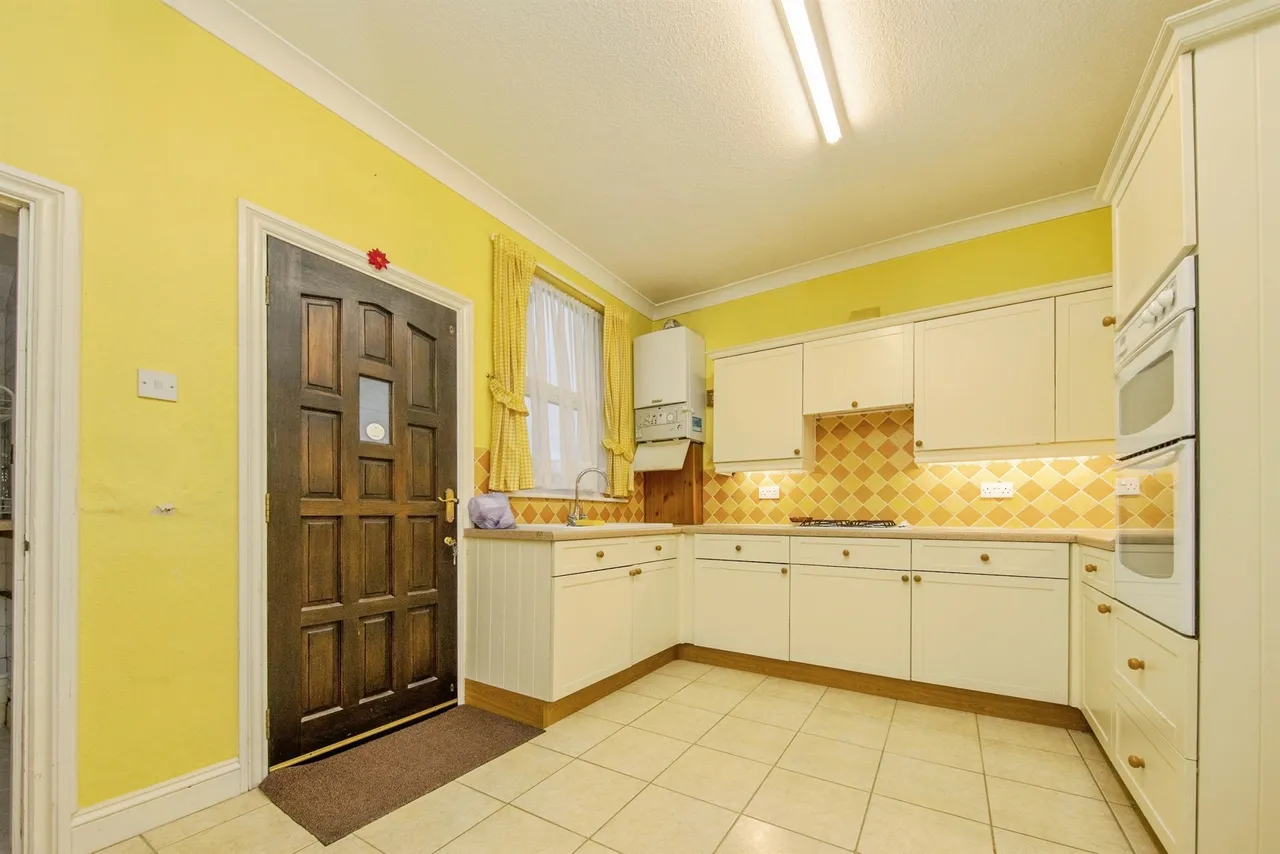 New Pier Street, Walton On The Naze, photo 12
