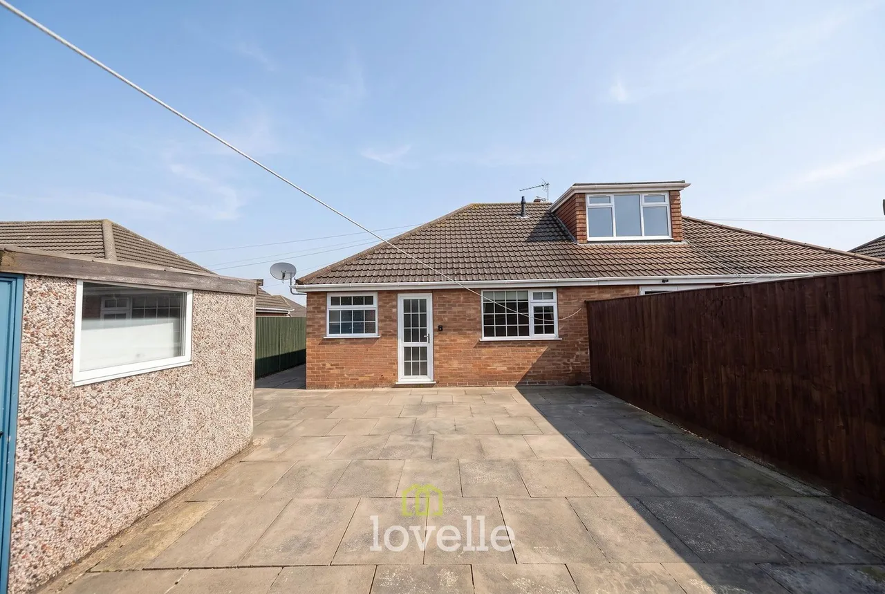 St. Christophers Road, Humberston, DN36, photo 17