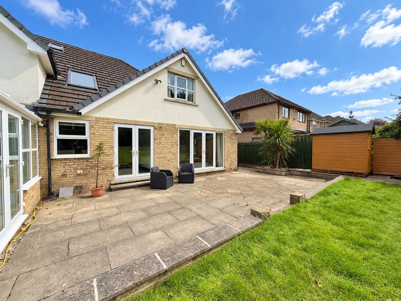 Long Fallas Crescent, Brighouse, HD6, photo 12