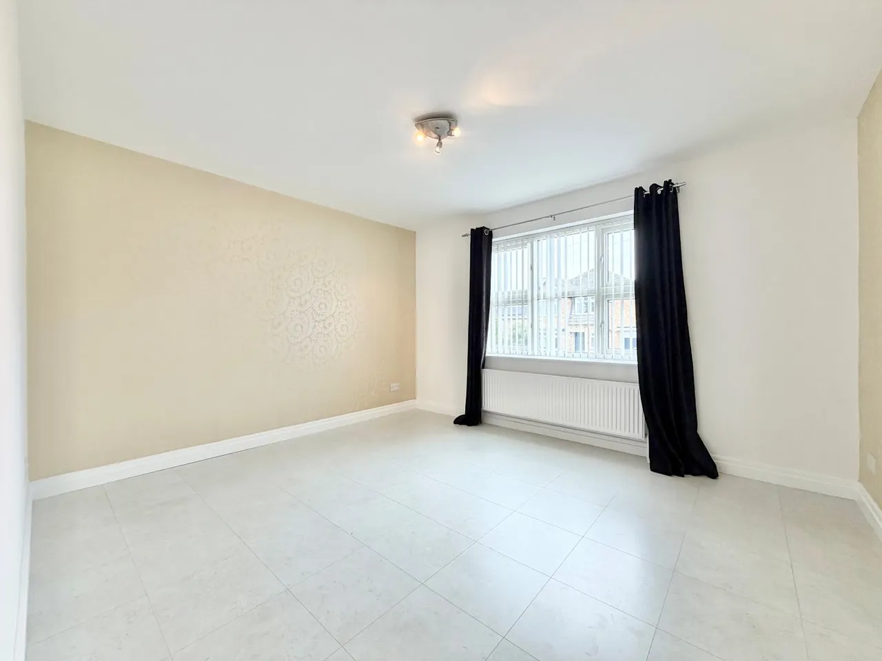 Long Fallas Crescent, Brighouse, HD6, photo 8