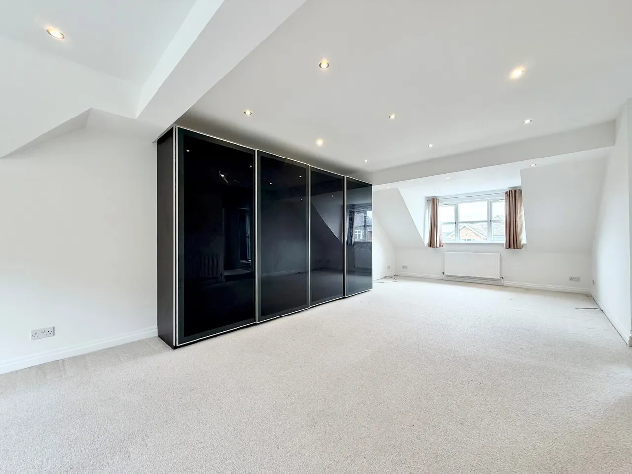 Long Fallas Crescent, Brighouse, HD6, photo 18