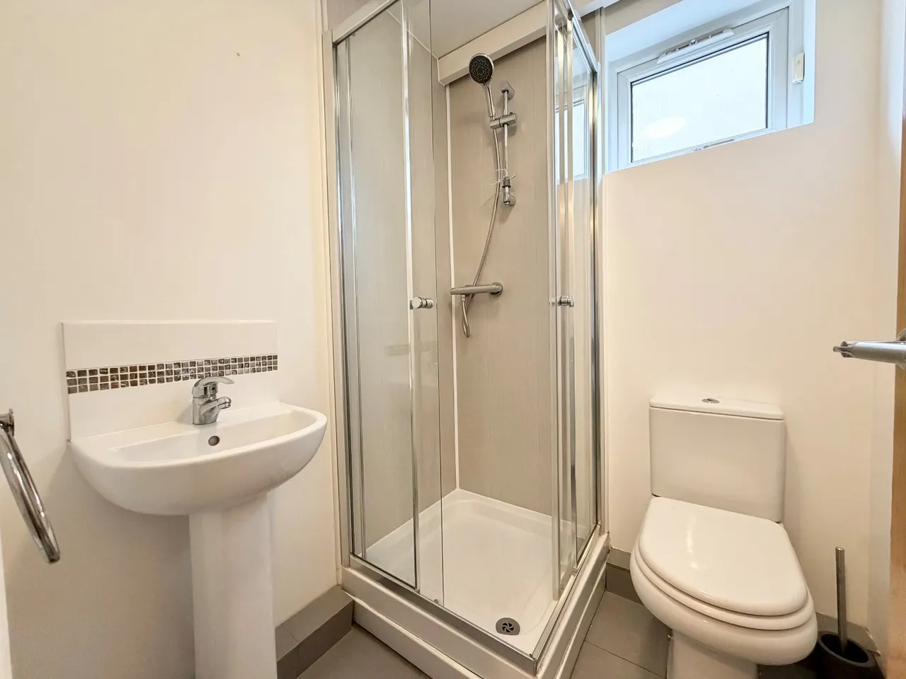 Long Fallas Crescent, Brighouse, HD6, photo 17