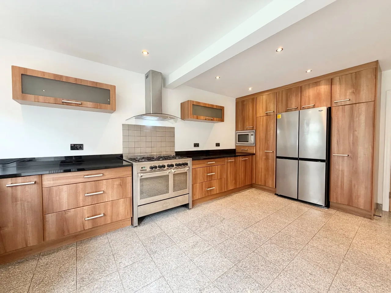 Long Fallas Crescent, Brighouse, HD6, photo 11