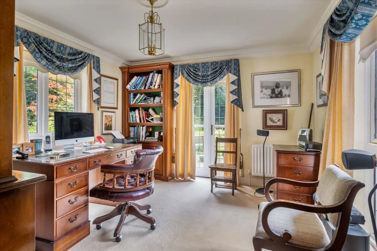 Tennysons Ridge, Haslemere, GU27, photo 30