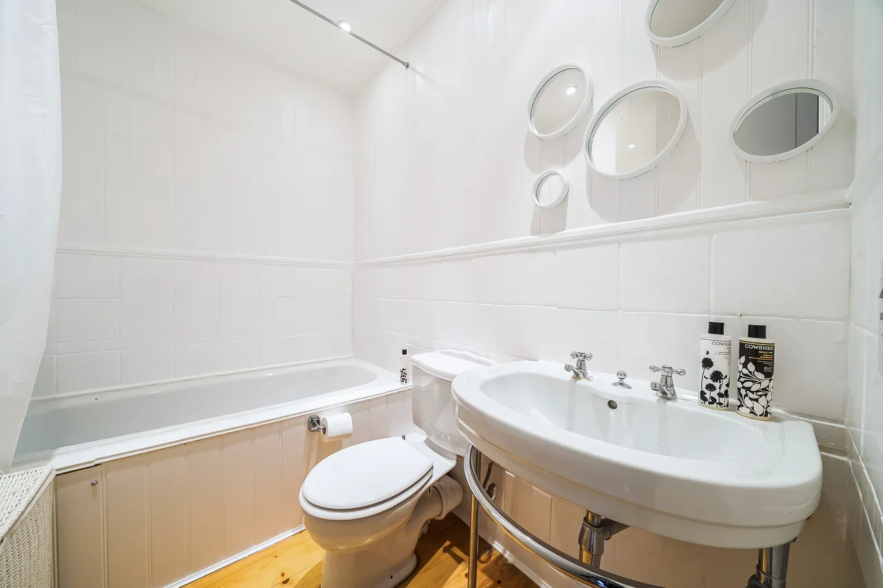 Second Floor, 34 Beaufort Gardens, London, photo 7
