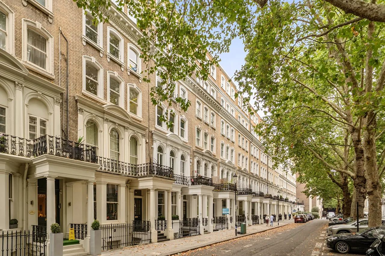 1 bed flat to rent — Second Floor, 34 Beaufort Gardens, London