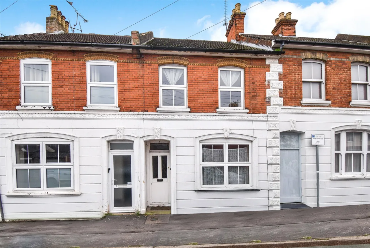 3 bed house for sale — East Station Road, Aldershot, Hampshire, GU12 4LA