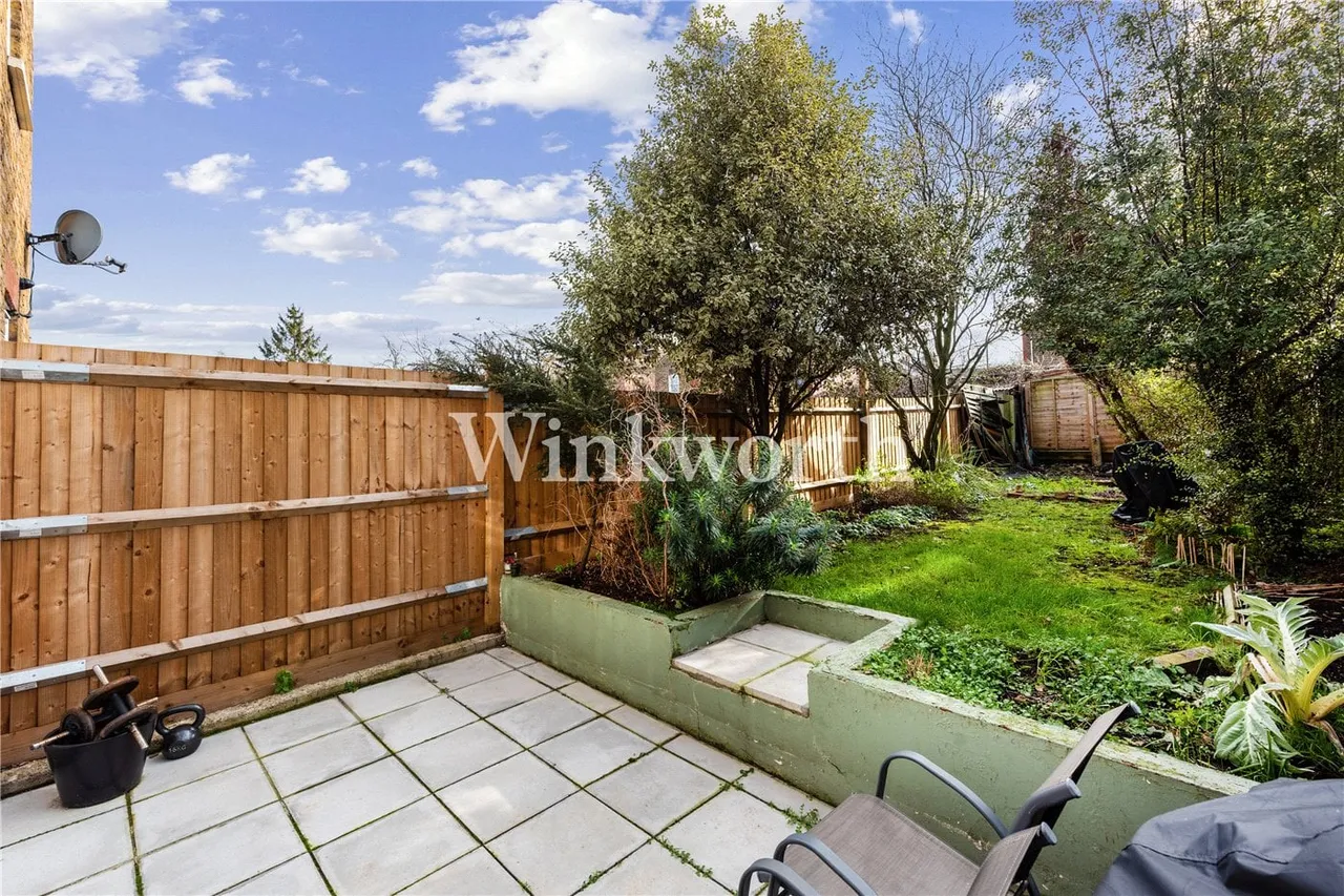 Rutland Gardens, London, N4, photo 12