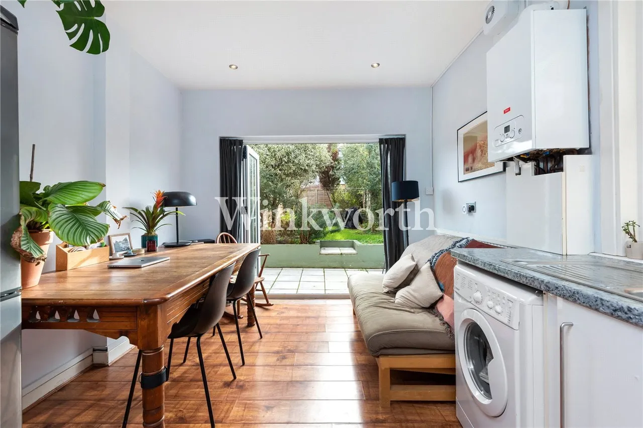 Rutland Gardens, London, N4, photo 9