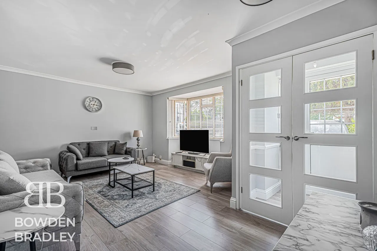 Chalgrove Crescent, Clayhall, IG5, photo 6