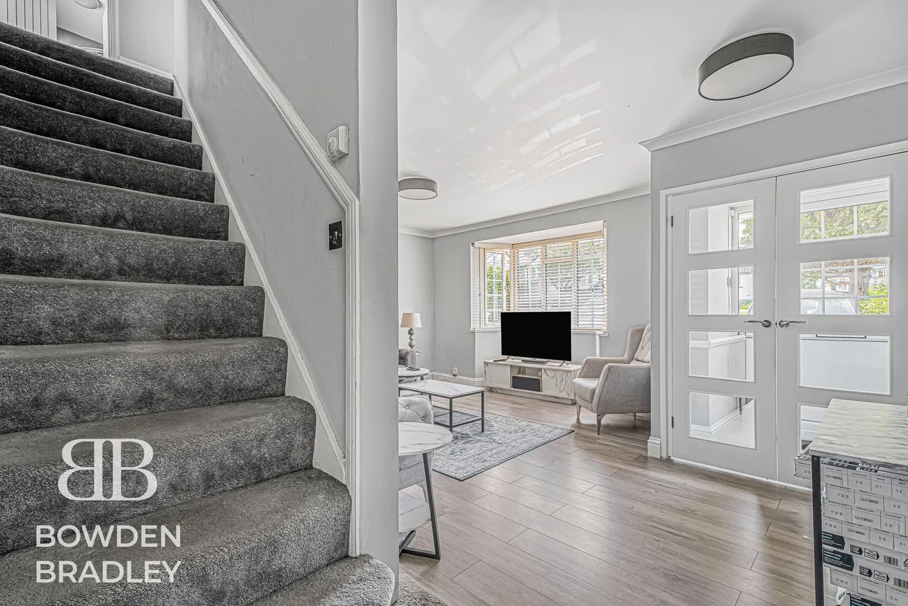 Chalgrove Crescent, Clayhall, IG5, photo 8