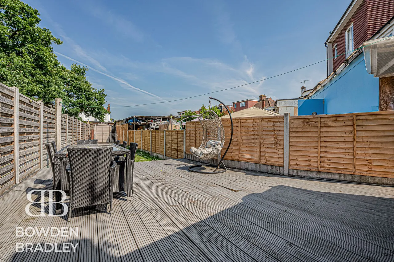 Chalgrove Crescent, Clayhall, IG5, photo 40