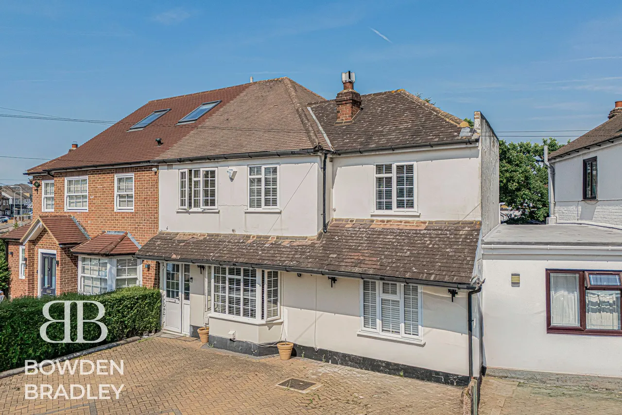 Chalgrove Crescent, Clayhall, IG5, photo 21