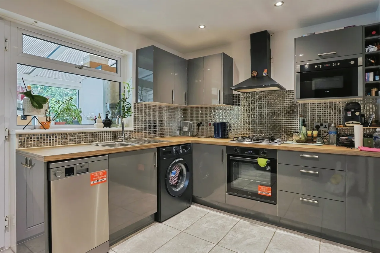 Hewitt Road, Poole, BH15, photo 3