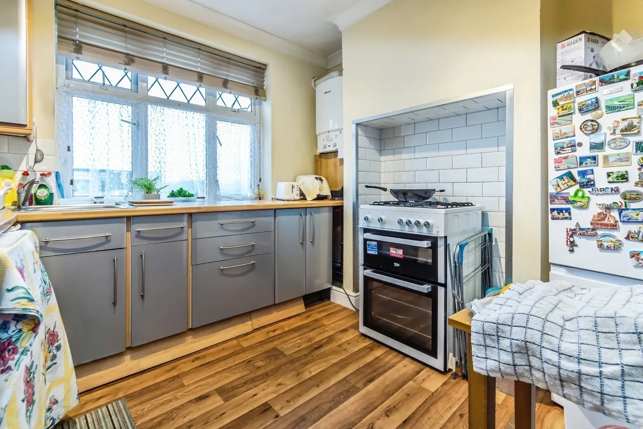 Addison Road, Caterham, Surrey, CR3, photo 3