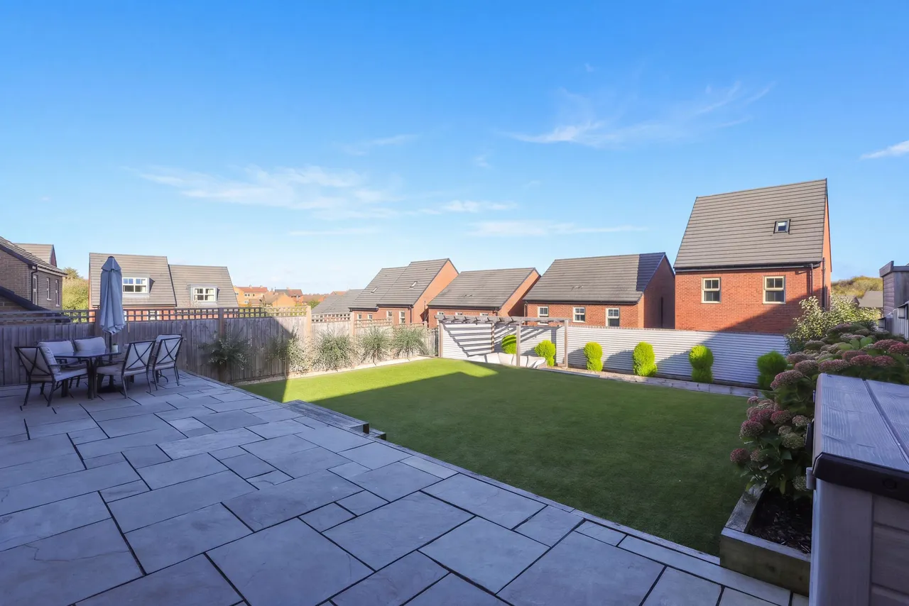 Tivey Road, Eckington, S21, photo 32