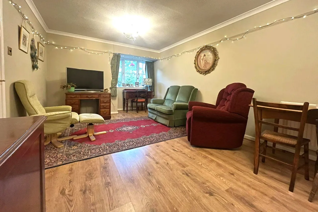 Avon Road, Farnham, Surrey, GU9 8PG, photo 4