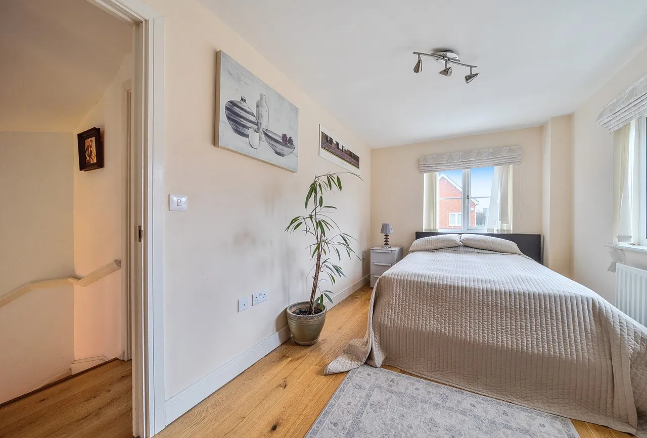 Goodworth Road, Redhill, RH1 1TE, photo 17