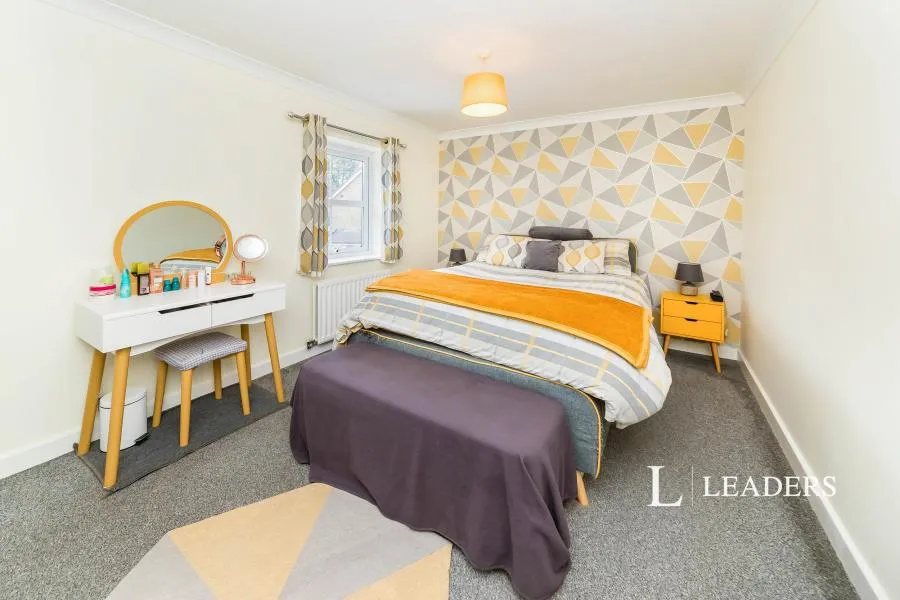 Hilda Dukes Way, East Grinstead, RH19, photo 7