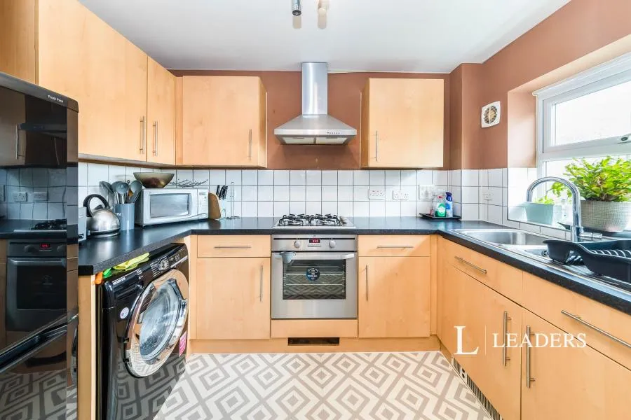 Hilda Dukes Way, East Grinstead, RH19, photo 6