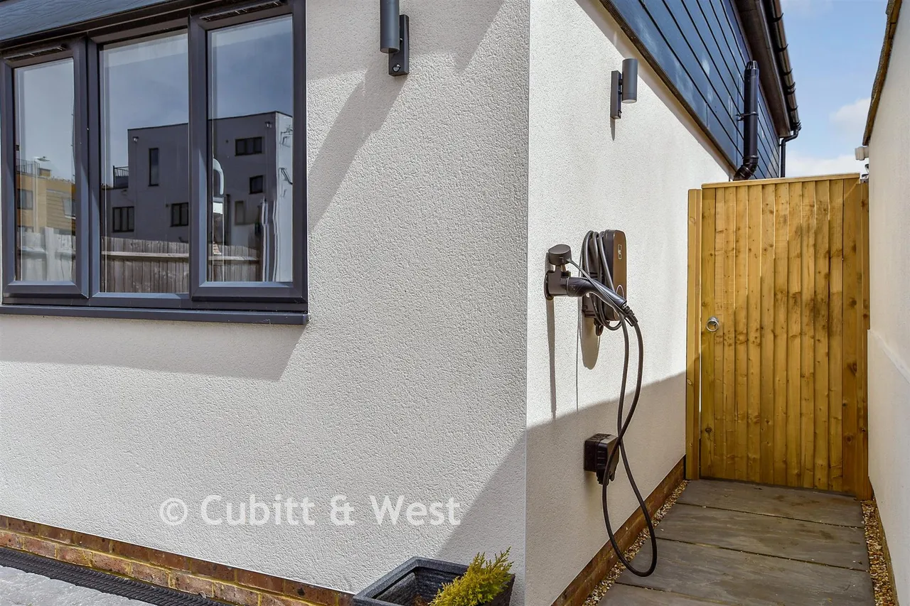Slindon Avenue, Peacehaven, BN10, photo 14