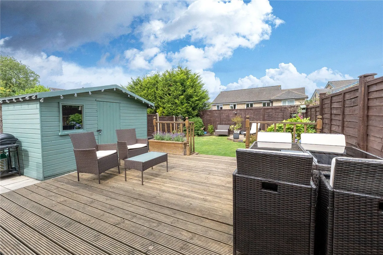 West Lea Crescent, Yeadon, LS19, photo 18