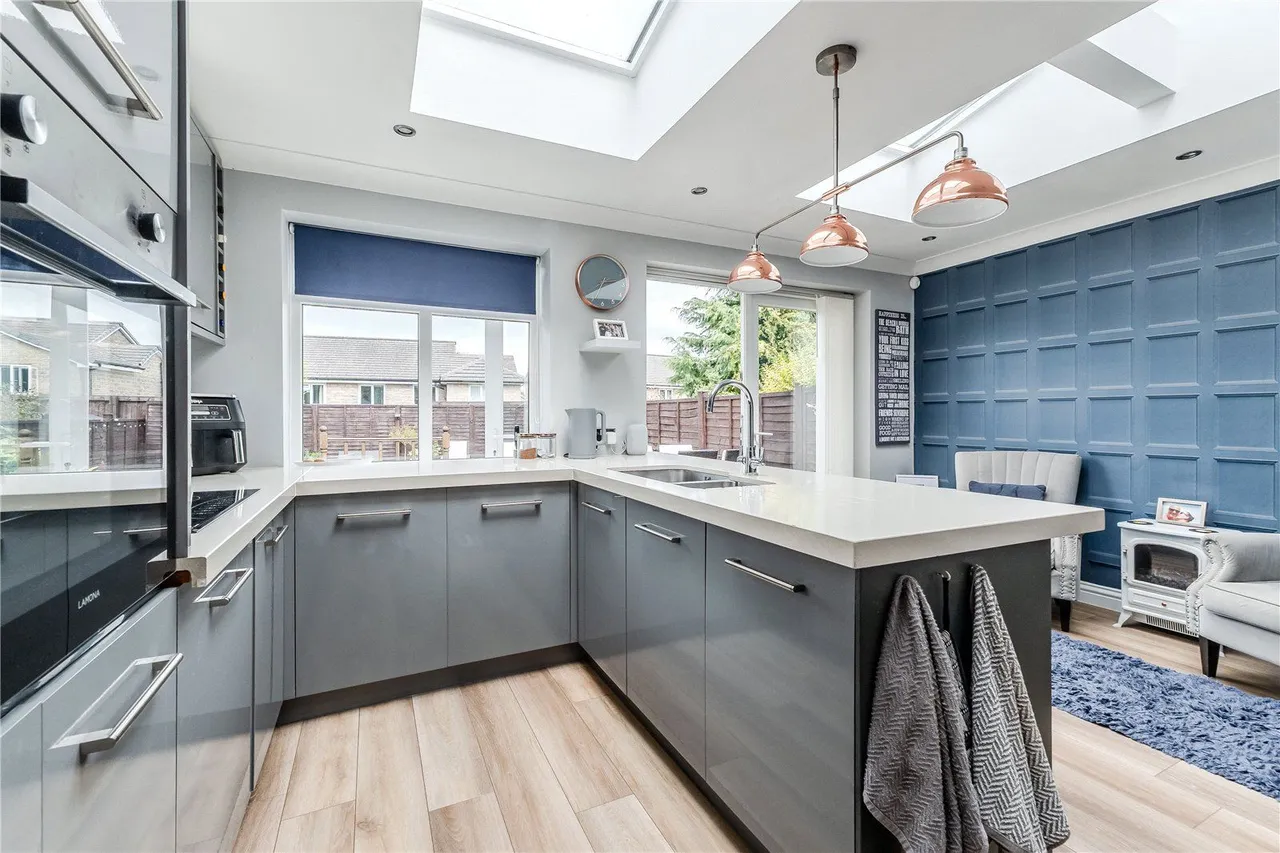 West Lea Crescent, Yeadon, LS19, photo 9